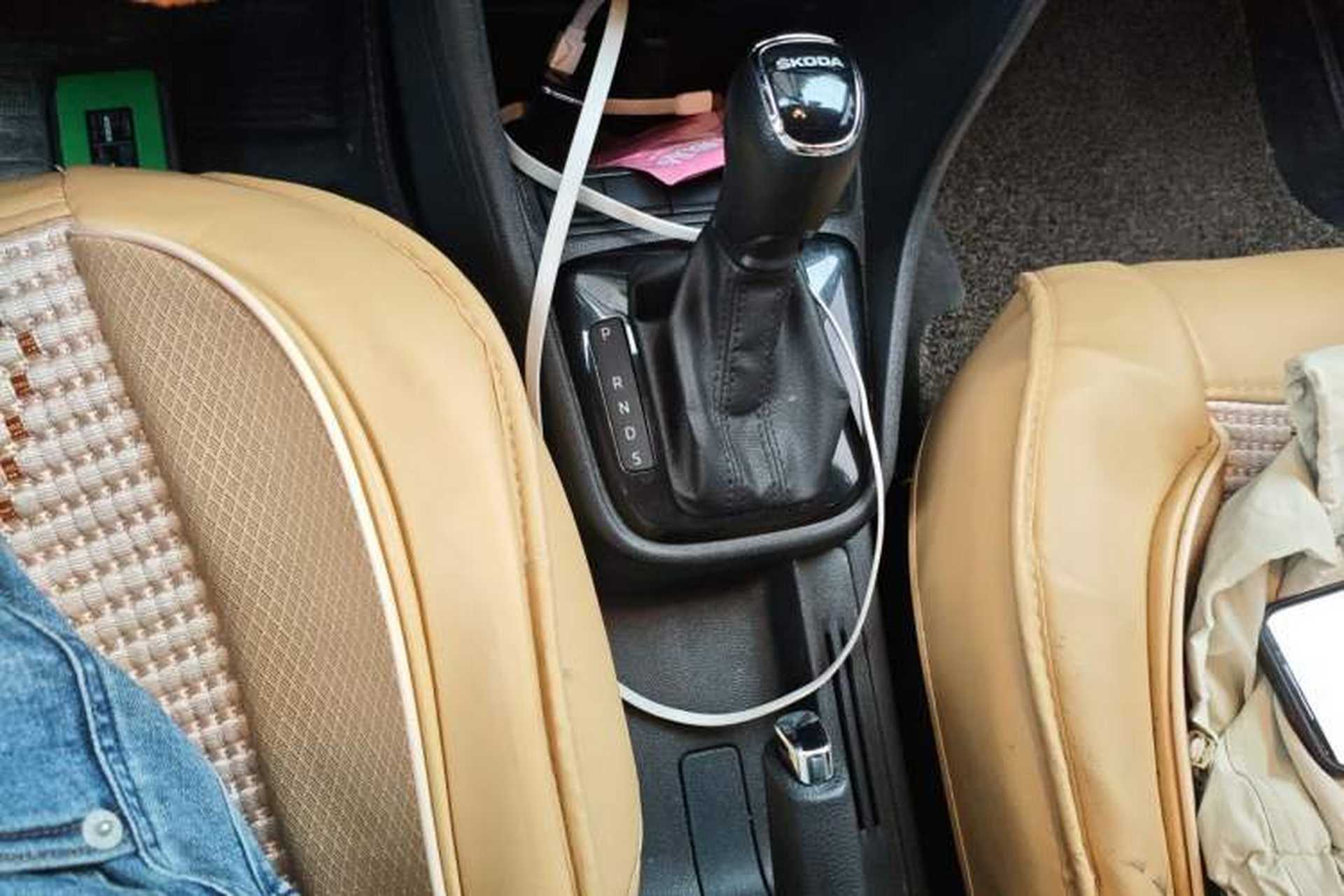 Used Skoda Rapid Spaceback 2016 Revised 1.6L Automatic Smart Drive Version Gear Lever