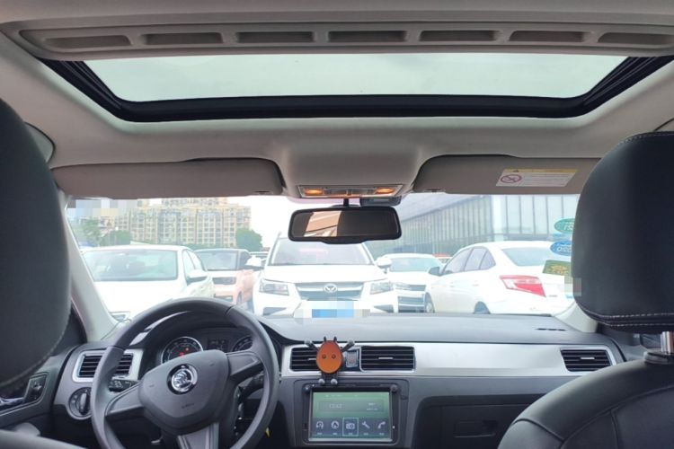 Used Skoda Rapid Spaceback 2016 Revised 1.6L Automatic Chuanxing Version Headliner