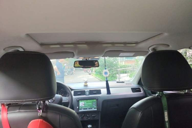 Used Skoda Rapid Spaceback 2016 Revised 1.6L Automatic Chuanxing Version Headliner