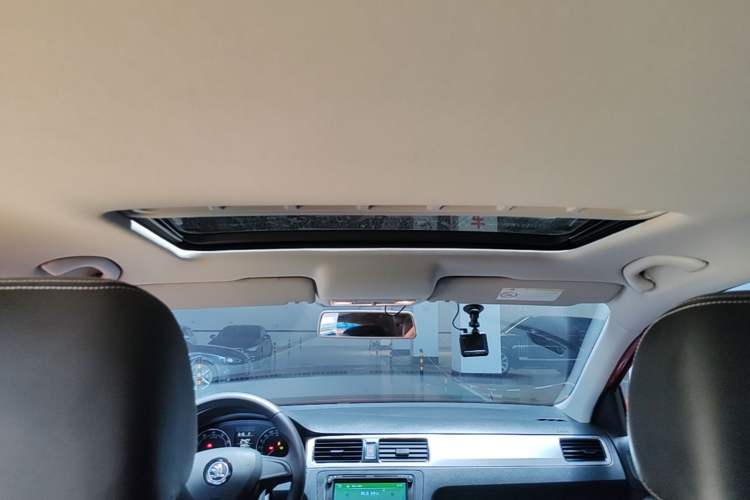 Used Skoda Rapid Spaceback 2016 Revised 1.6L Automatic Chuanxing Version Headliner