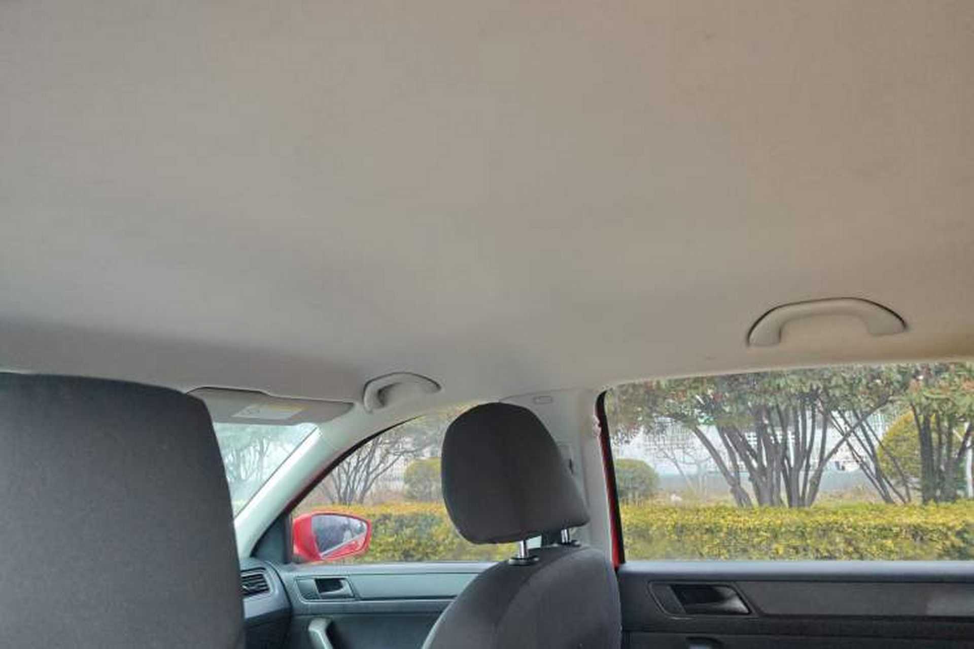Used Skoda Rapid Spaceback 2016 Revised Version 1.6L Manual Front-Drive Edition Headliner
