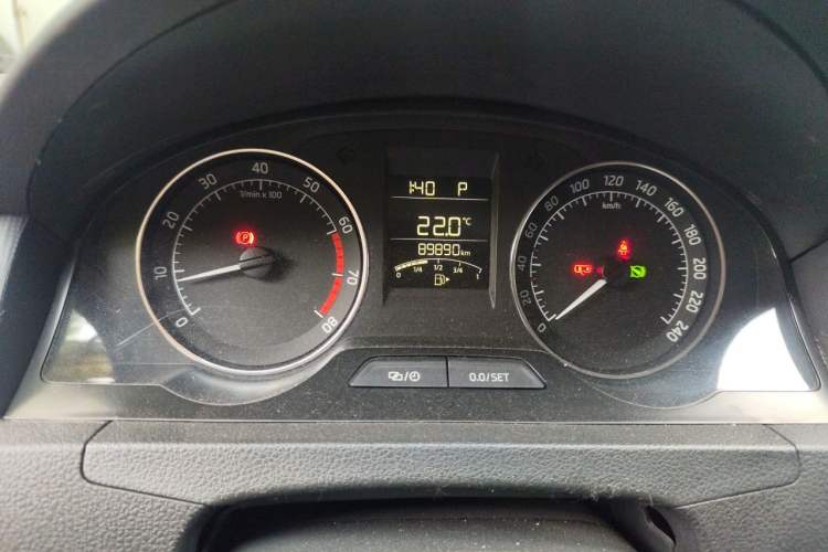 Used Skoda Rapid Spaceback 2016 Revised Version 1.6L Automatic Front-Drive Edition Instrument Cluster