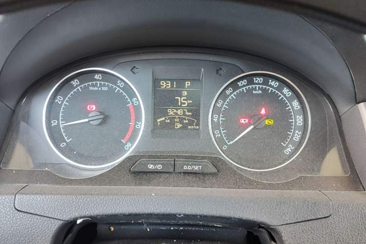 Used Skoda Rapid Spaceback 2016 Revised 1.6L Automatic Chuanxing Version Instrument Cluster