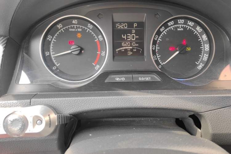 Used Skoda Rapid Spaceback 2016 Revised Version 1.6L Automatic Front-Drive Edition Instrument Cluster