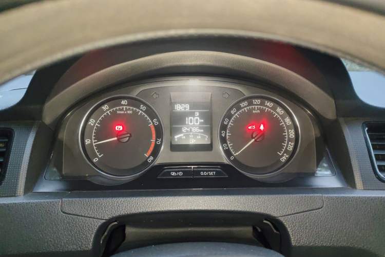 Used Skoda Rapid Spaceback 2016 Revised Version 1.4L Manual Front-Drive Edition Instrument Cluster