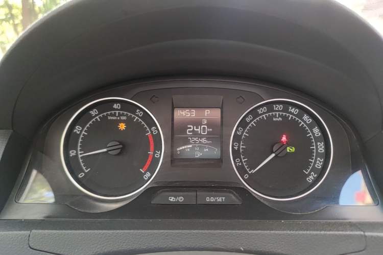 Used Skoda Rapid Spaceback 2016 Revised Version 1.6L Automatic Front-Drive Edition Instrument Cluster