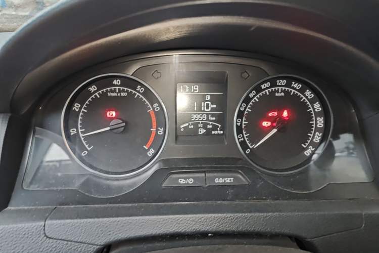 Used Skoda Rapid Spaceback 2016 Revised Version 1.6L Manual Front-Drive Edition Instrument Cluster