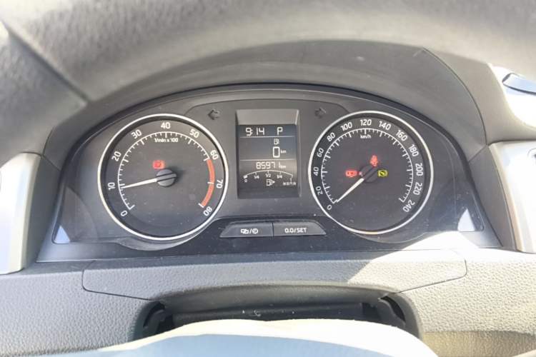 Used Skoda Rapid Spaceback 2016 Revised 1.6L Automatic Chuanxing Version Instrument Cluster