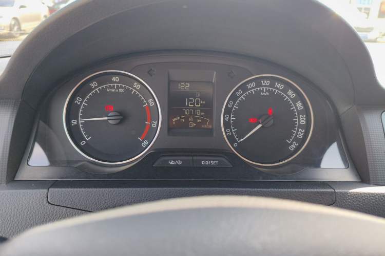 Used Skoda Rapid Spaceback 2016 Revised Version 1.4L Manual Front-Drive Edition Instrument Cluster