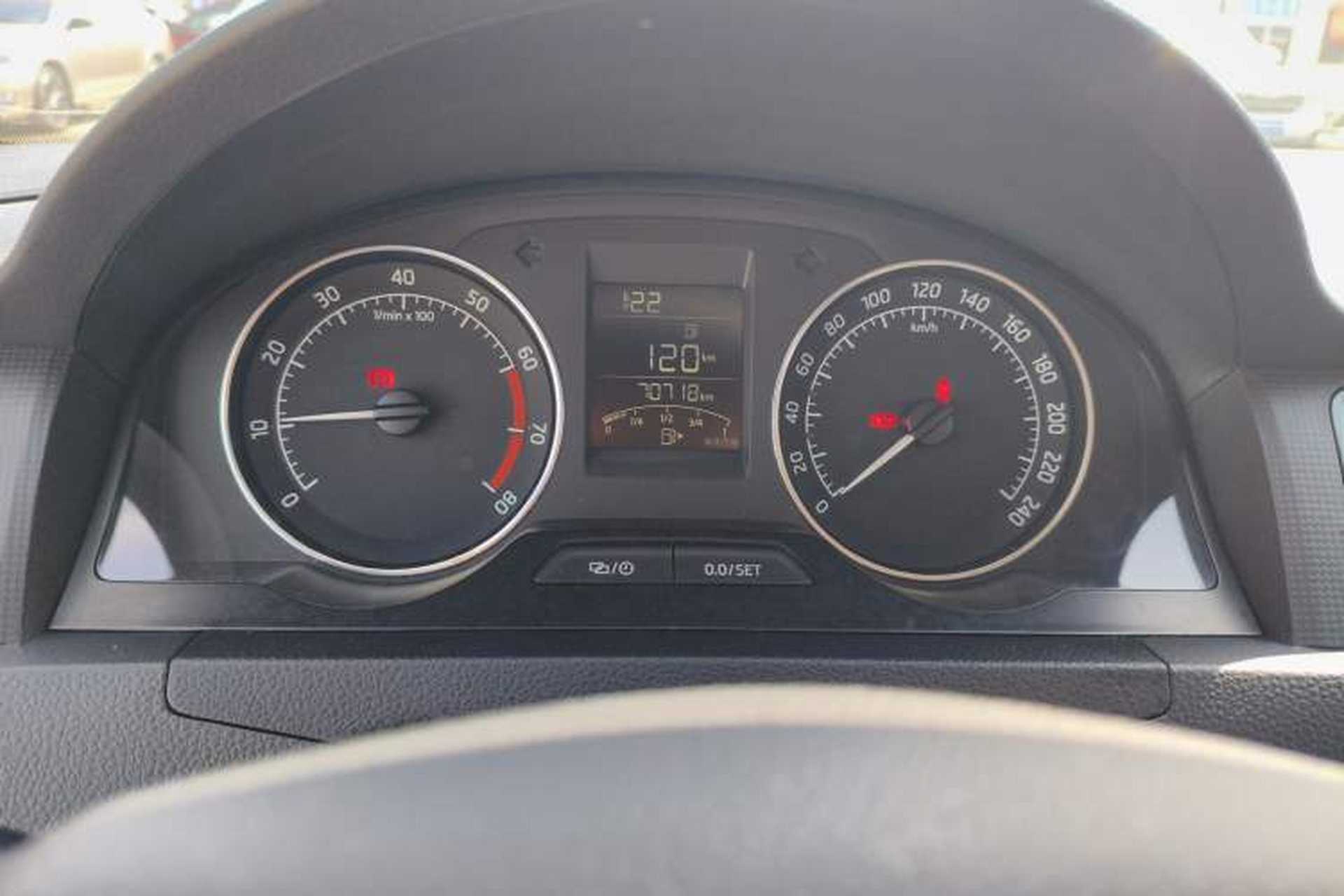 Used Skoda Rapid Spaceback 2016 Revised Version 1.4L Manual Front-Drive Edition Instrument Cluster