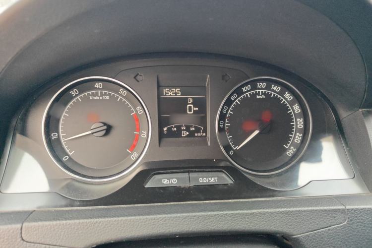 Used Skoda Rapid Spaceback 2016 Revised Version 1.6L Manual Front-Drive Edition Instrument Cluster