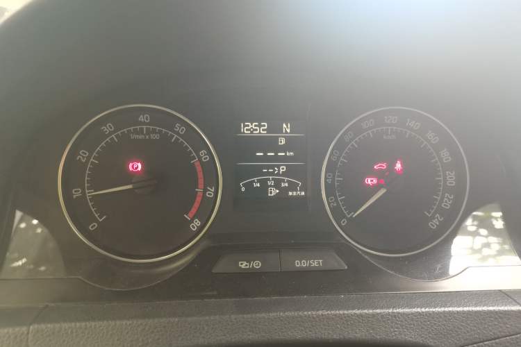 Used Skoda Rapid Spaceback 2016 Revised 1.6L Automatic Chuanxing Version Instrument Cluster