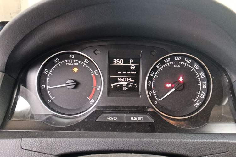 Used Skoda Rapid Spaceback 2016 1.6L Automatic Chuanxing Edition Instrument Cluster