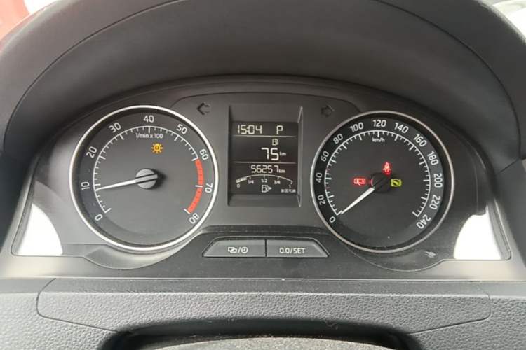 Used Skoda Rapid Spaceback 2016 Revised 1.6L Automatic Chuanxing Version Instrument Cluster