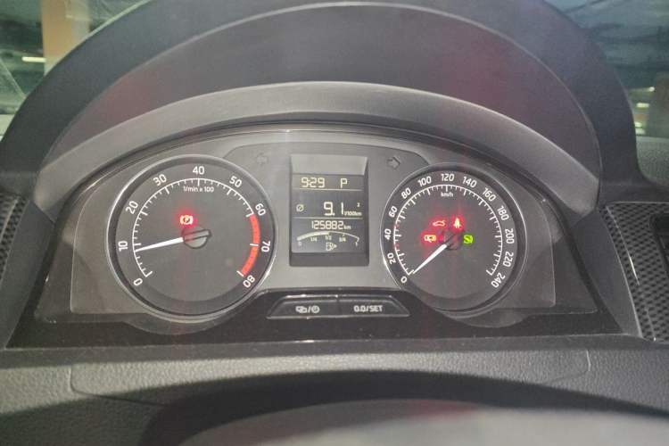 Used Skoda Rapid Spaceback 2016 Revised 1.6L Automatic Smart Drive Version Instrument Cluster