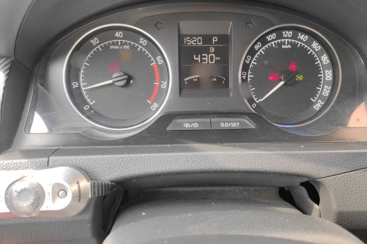 Used Skoda Rapid Spaceback 2016 Revised Version 1.6L Automatic Front-Drive Edition Instrument Cluster