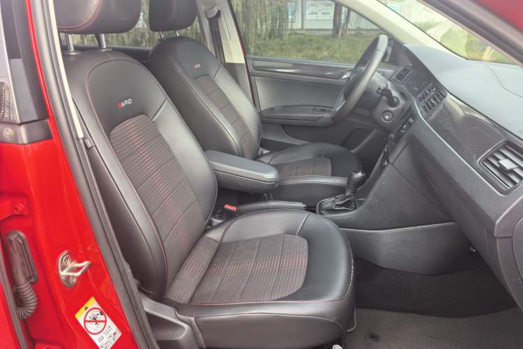 Used Skoda Rapid Spaceback 2016 Revised 1.6L Automatic Smart Drive Version Interior 1