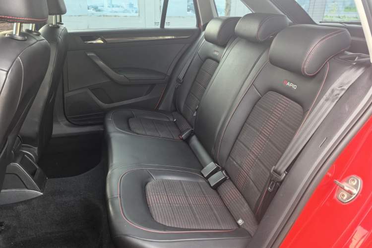 Used Skoda Rapid Spaceback 2016 Revised 1.6L Automatic Smart Drive Version Interior 3