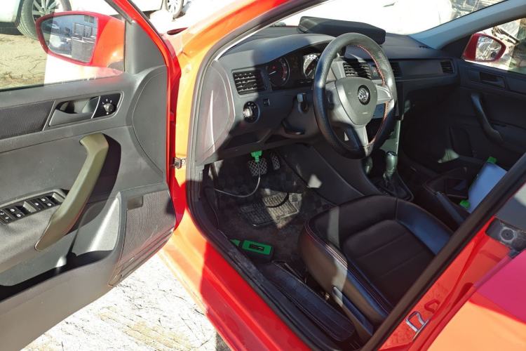 Used Skoda Rapid Spaceback 2016 Revised Version 1.6L Automatic Front-Drive Edition Interior 3