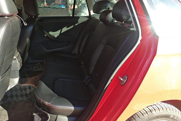 Used Skoda Rapid Spaceback 2016 Revised Version 1.6L Automatic Front-Drive Edition Interior 4