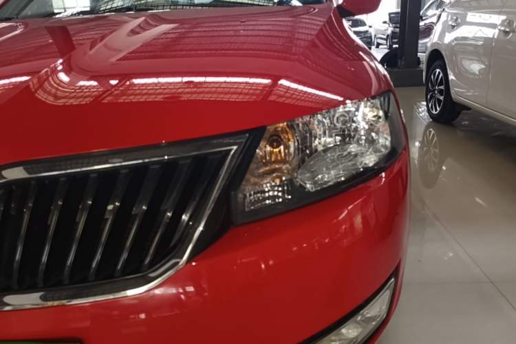 Used Skoda Rapid Spaceback 2016 Revised 1.6L Automatic Chuanxing Version Left Front Headlight