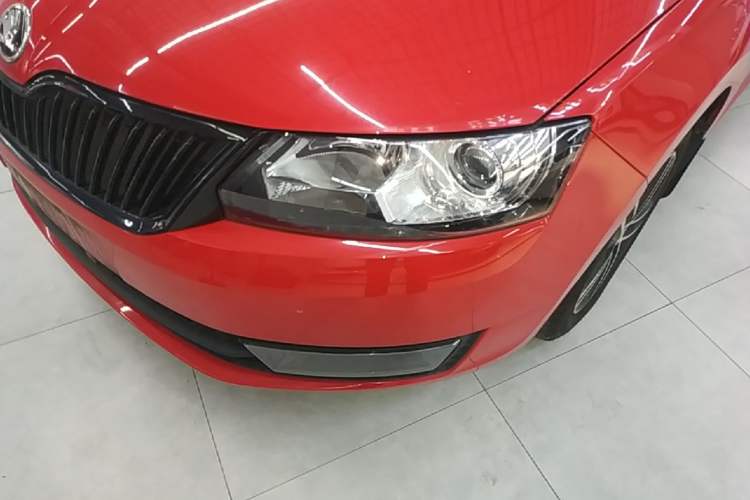 Used Skoda Rapid Spaceback 2016 Revised 1.6L Automatic Smart Drive Version Left Front Headlight