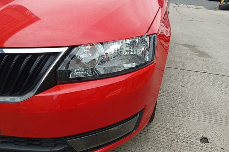 Used Skoda Rapid Spaceback 2016 Revised 1.6L Automatic Chuanxing Version Left Front Headlight