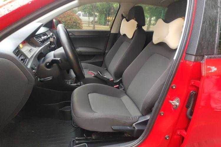 Used Skoda Rapid Spaceback 2016 Revised Version 1.4L Manual Front-Drive Edition Left Front Seat
