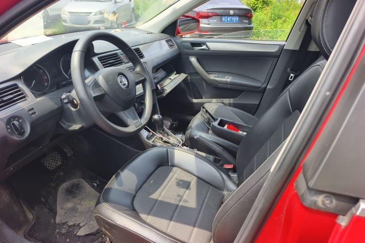 Used Skoda Rapid Spaceback 2016 Revised 1.6L Automatic Chuanxing Version Left Front Seat