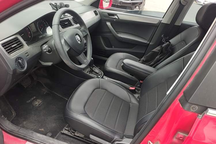 Used Skoda Rapid Spaceback 2016 Revised 1.6L Automatic Chuanxing Version Left Front Seat