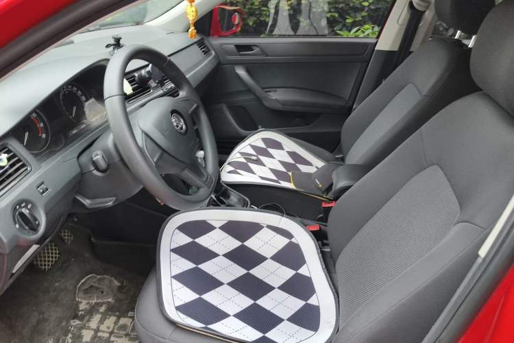 Used Skoda Rapid Spaceback 2016 Revised Version 1.6L Automatic Front-Drive Edition Left Front Seat