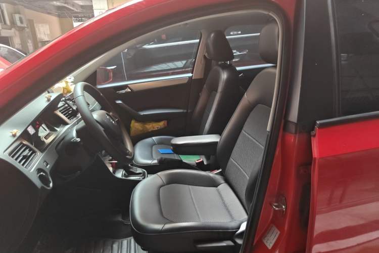 Used Skoda Rapid Spaceback 2016 1.6L Automatic Chuanxing Edition Left Front Seat