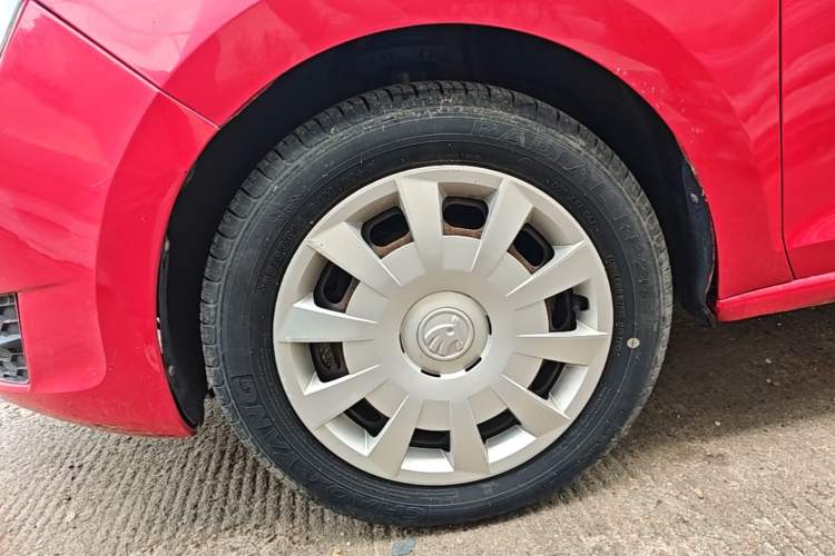 Used Skoda Rapid Spaceback 2016 Revised Version 1.6L Automatic Front-Drive Edition Left Front Wheel Hub