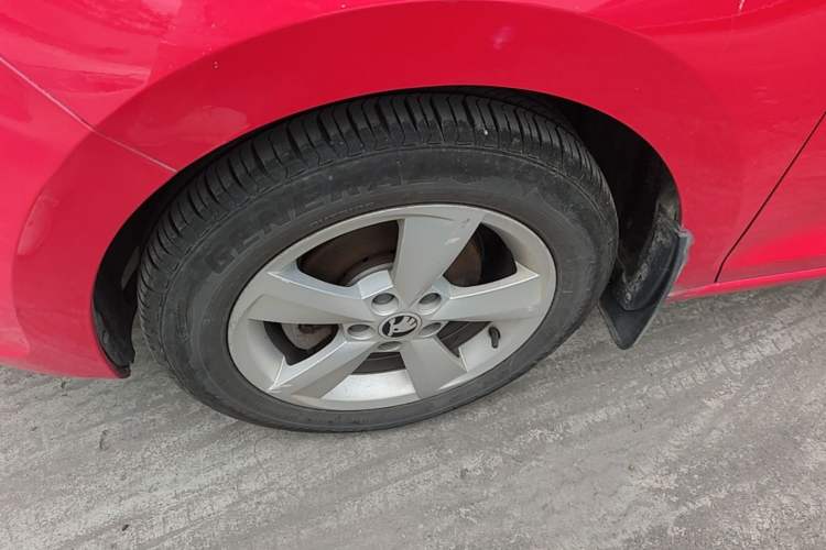 Used Skoda Rapid Spaceback 2016 Revised 1.6L Automatic Chuanxing Version Left Front Wheel Hub