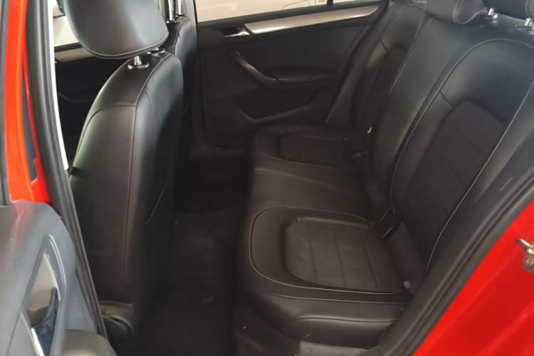 Used Skoda Rapid Spaceback 2016 Revised 1.6L Automatic Chuanxing Version Left Rear Seat