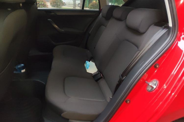 Used Skoda Rapid Spaceback 2016 Revised Version 1.4L Manual Front-Drive Edition Left Rear Seat