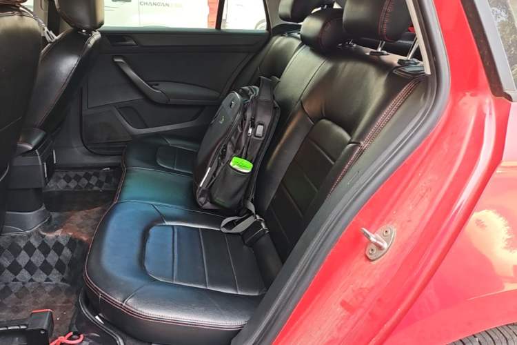 Used Skoda Rapid Spaceback 2016 Revised Version 1.6L Automatic Front-Drive Edition Left Rear Seat