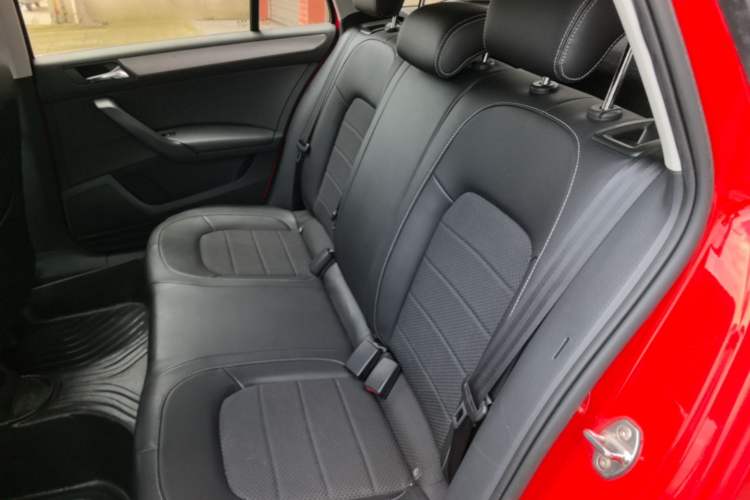 Used Skoda Rapid Spaceback 2016 1.6L Automatic Chuanxing Edition Left Rear Seat
