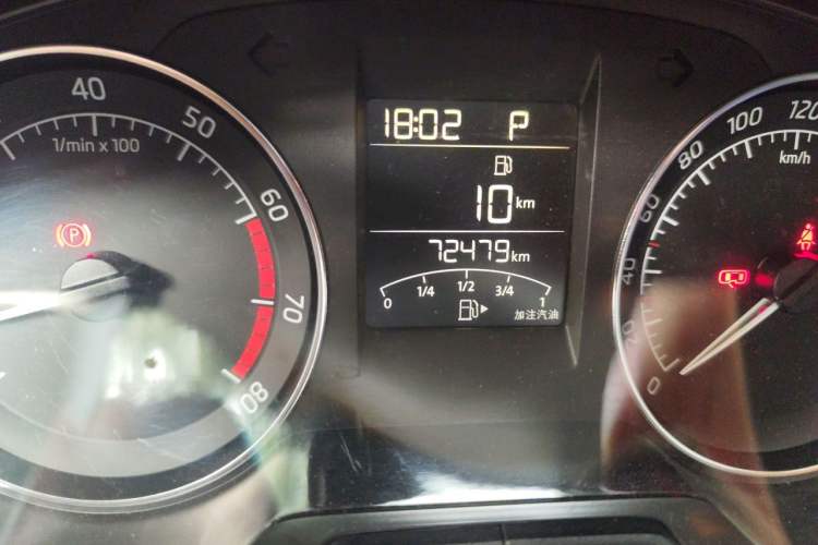 Used Skoda Rapid Spaceback 2016 Revised 1.6L Automatic Chuanxing Version Odometer Close Up