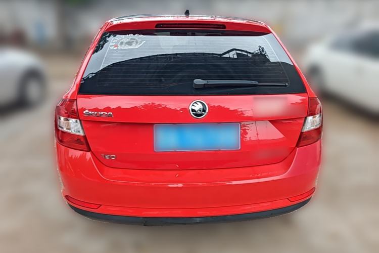 Used Skoda Rapid Spaceback 2016 Revised Version 1.6L Manual Front-Drive Edition Rear