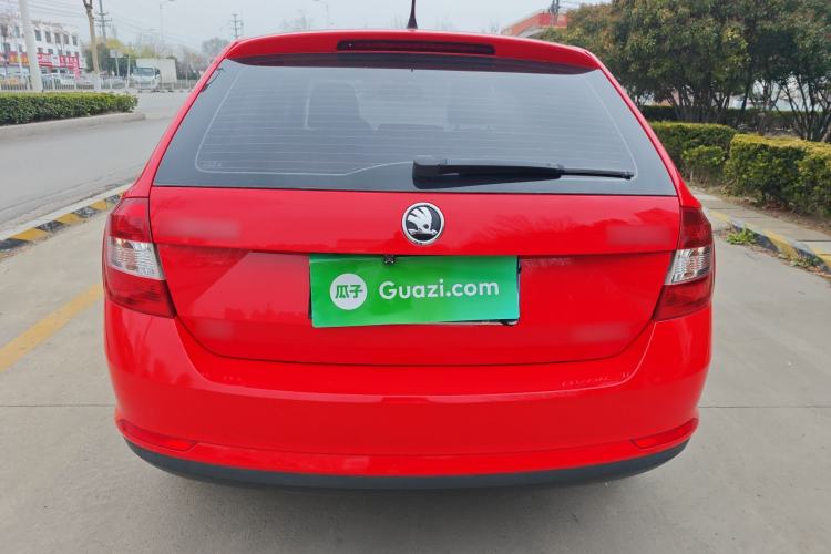 Used Skoda Rapid Spaceback 2016 Revised Version 1.6L Manual Front-Drive Edition Rear