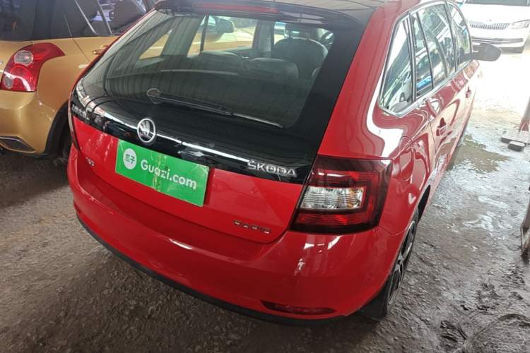 Used Skoda Rapid Spaceback 2016 1.6L Automatic Smart Drive Edition Rear Right 45 Deg