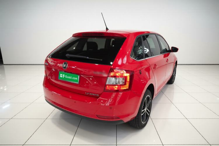 Used Skoda Rapid Spaceback 2016 Revised Version 1.4L Manual Front-Drive Edition Rear Right 45 Deg