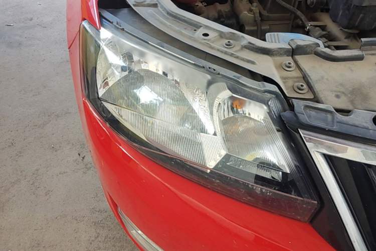 Used Skoda Rapid Spaceback 2016 Revised 1.6L Automatic Chuanxing Version Right Front Headlight
