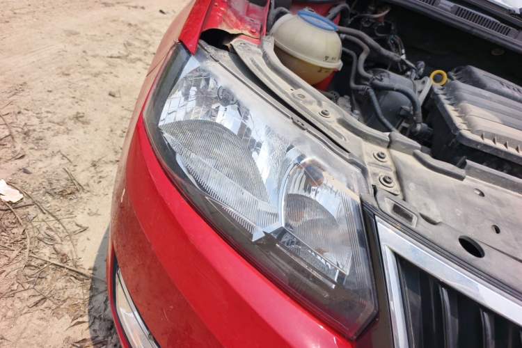 Used Skoda Rapid Spaceback 2016 Revised 1.6L Automatic Chuanxing Version Right Front Headlight