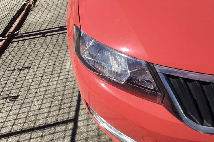 Used Skoda Rapid Spaceback 2016 Revised 1.6L Automatic Chuanxing Version Right Front Headlight