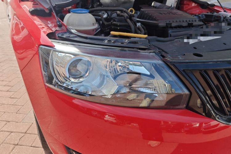 Used Skoda Rapid Spaceback 2016 Facelifted TSI230 DSG Smart Drive Version Right Front Headlight