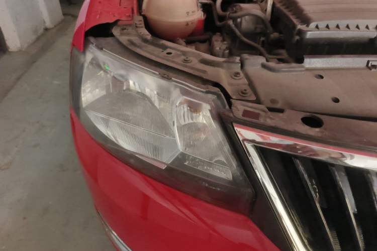 Used Skoda Rapid Spaceback 2016 Revised 1.6L Automatic Chuanxing Version Right Front Headlight