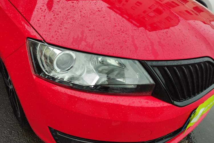 Used Skoda Rapid Spaceback 2016 Revised 1.6L Automatic Smart Drive Version Right Front Headlight