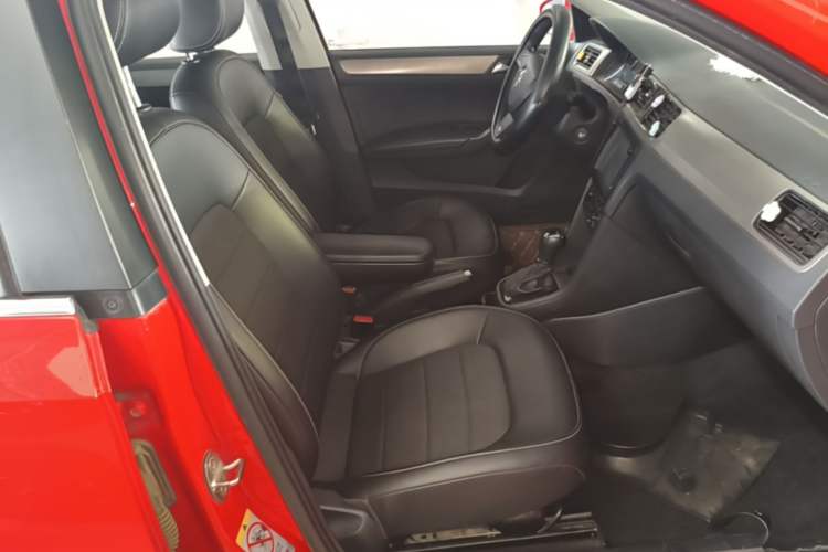 Used Skoda Rapid Spaceback 2016 Revised 1.6L Automatic Chuanxing Version Right Front Seat